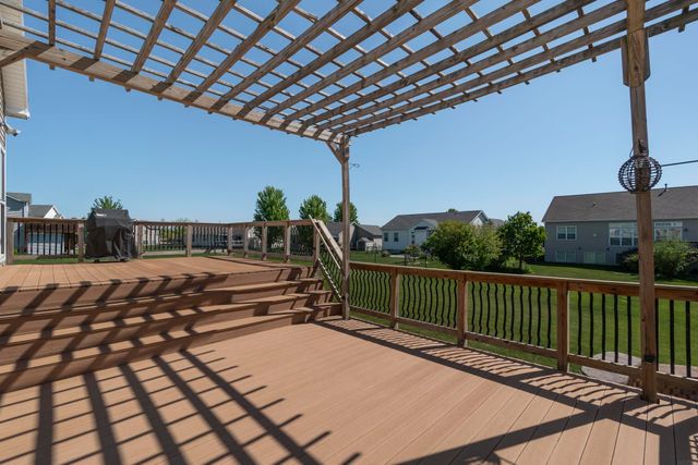 1502 Quail Ridge Road, Cedar Falls, IA 50613