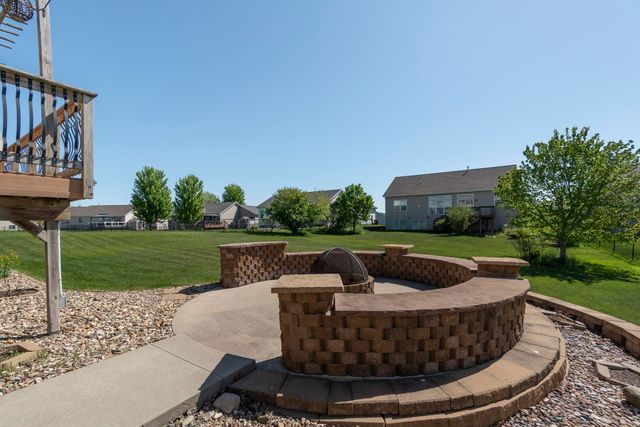 1502 Quail Ridge Road, Cedar Falls, IA 50613