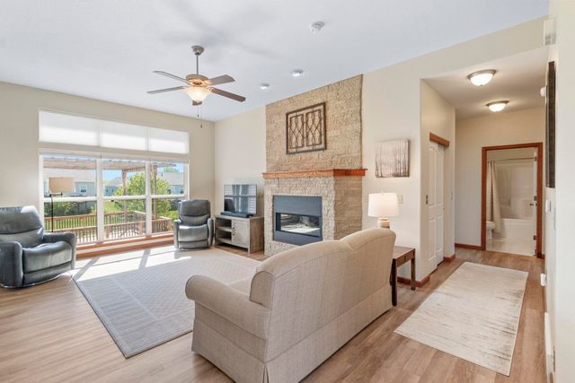 1502 Quail Ridge Road, Cedar Falls, IA 50613