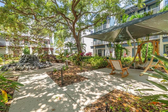 946 HIGHLAND AVENUE 8, Dunedin, FL 34698