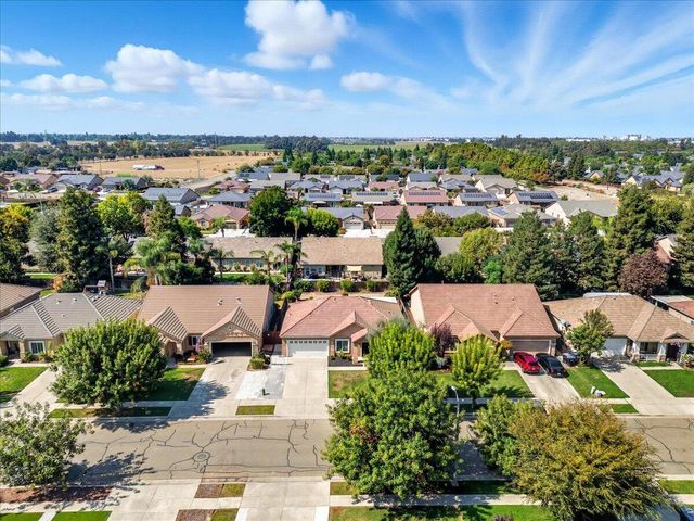 141 N Boise Court, Visalia, CA 93291