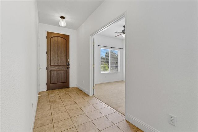 141 N Boise Court, Visalia, CA 93291