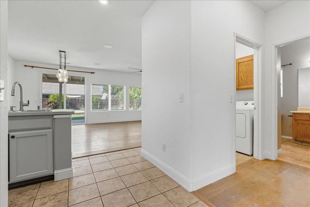 141 N Boise Court, Visalia, CA 93291