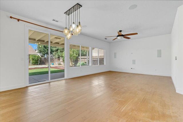 141 N Boise Court, Visalia, CA 93291