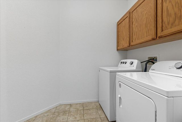 141 N Boise Court, Visalia, CA 93291