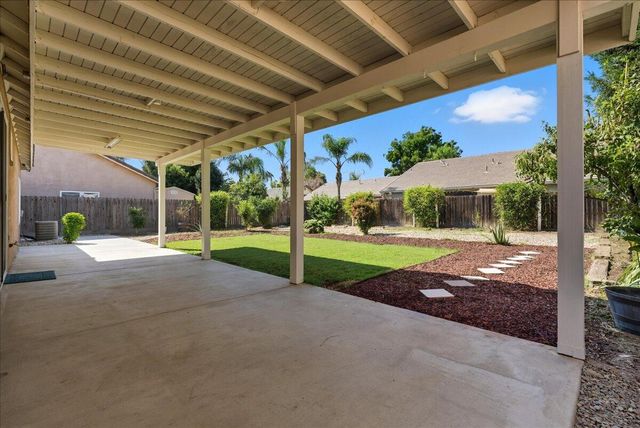 141 N Boise Court, Visalia, CA 93291