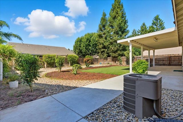 141 N Boise Court, Visalia, CA 93291