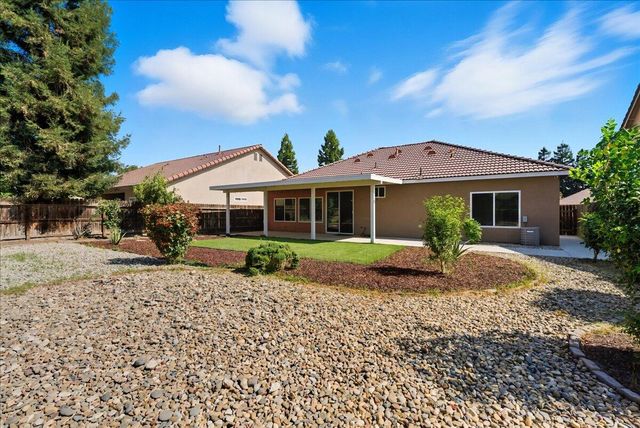 141 N Boise Court, Visalia, CA 93291