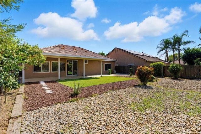 141 N Boise Court, Visalia, CA 93291