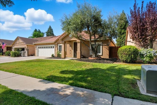 141 N Boise Court, Visalia, CA 93291