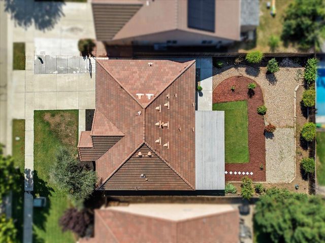 141 N Boise Court, Visalia, CA 93291