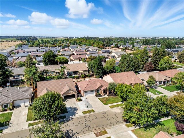 141 N Boise Court, Visalia, CA 93291