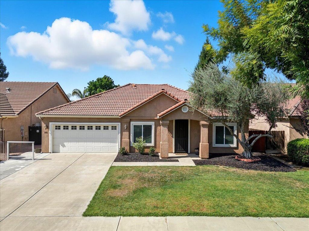 141 N Boise Court, Visalia, CA 93291