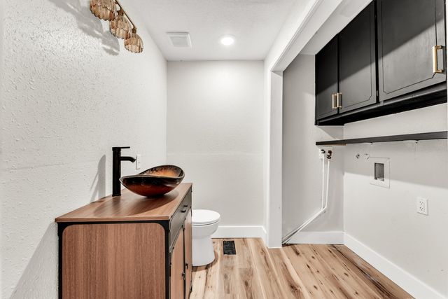 1885 N Douglas Avenue, Springfield, MO 65803