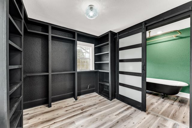 1885 N Douglas Avenue, Springfield, MO 65803