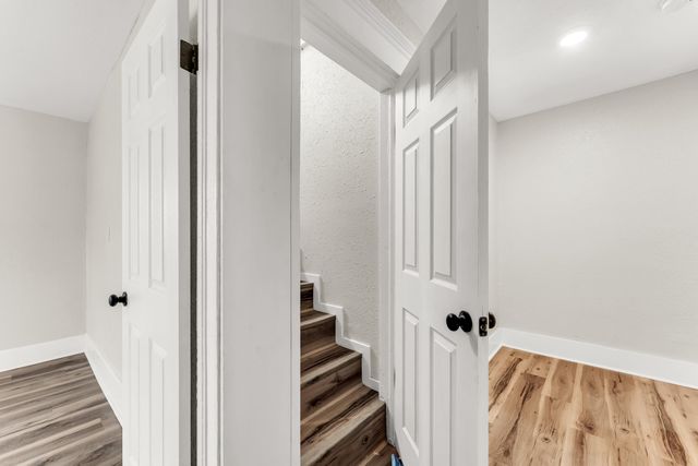 1885 N Douglas Avenue, Springfield, MO 65803