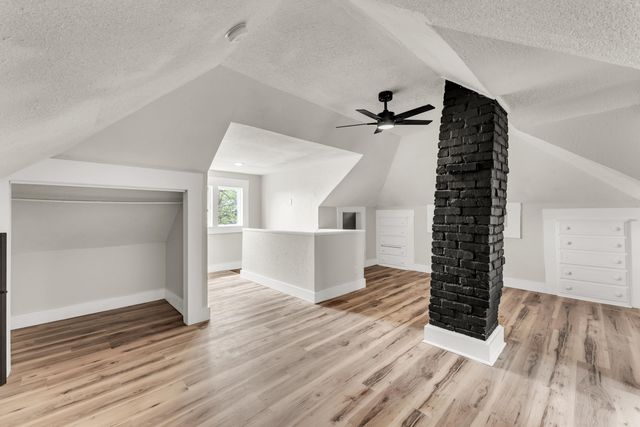 1885 N Douglas Avenue, Springfield, MO 65803