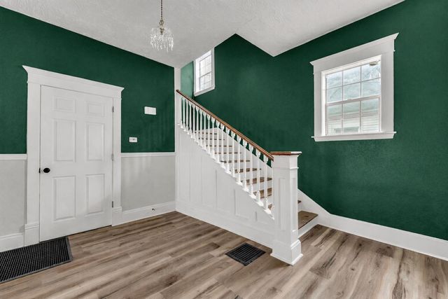 1885 N Douglas Avenue, Springfield, MO 65803