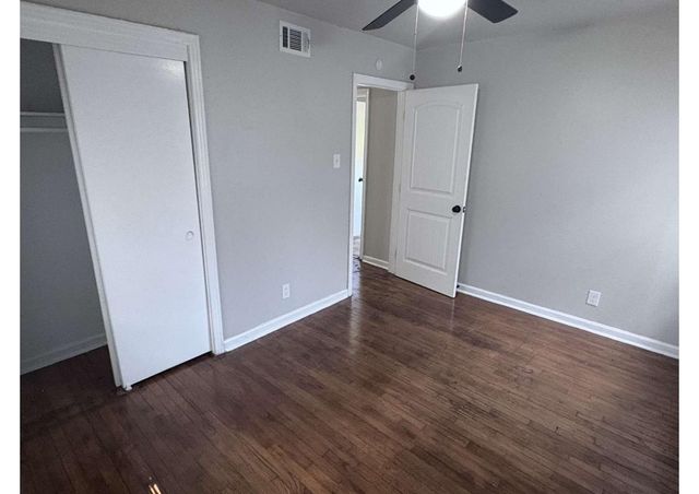 5923 Van Fleet Street, Houston, TX 77033