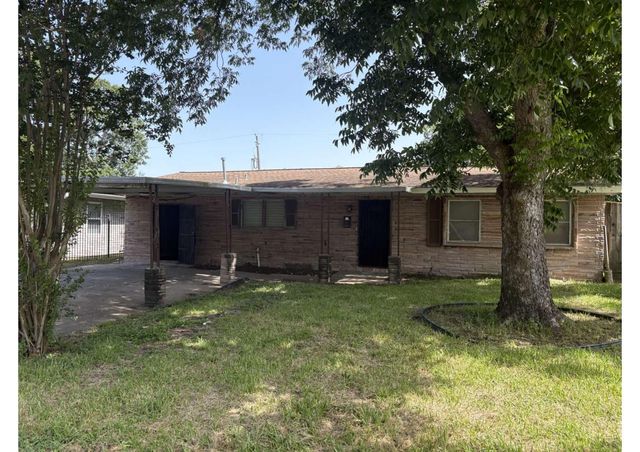 5923 Van Fleet Street, Houston, TX 77033