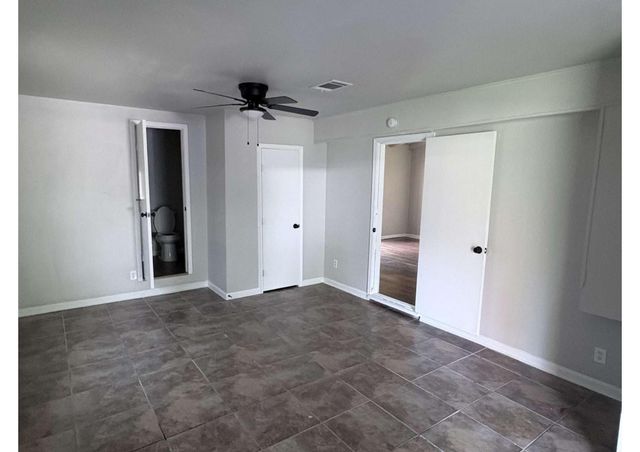 5923 Van Fleet Street, Houston, TX 77033