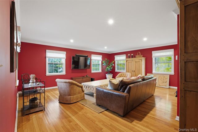 29 E Kinnicutt Road, Pound Ridge, NY 10576