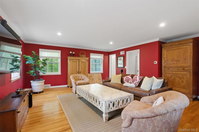 29 E Kinnicutt Road, Pound Ridge, NY 10576