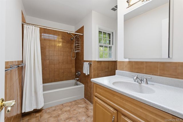 29 E Kinnicutt Road, Pound Ridge, NY 10576