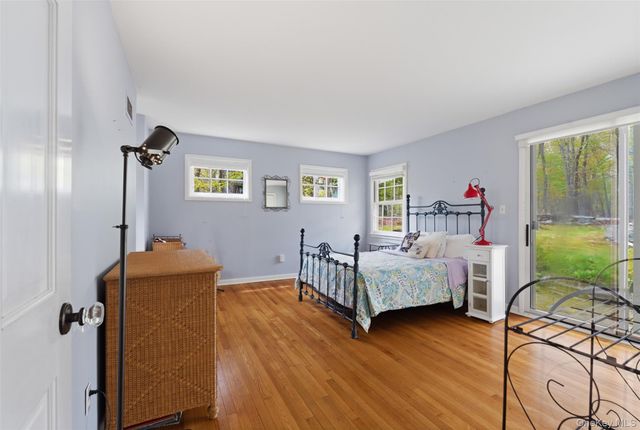 29 E Kinnicutt Road, Pound Ridge, NY 10576