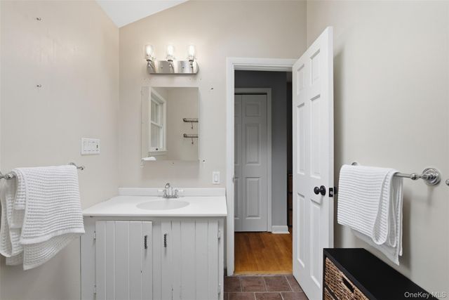 29 E Kinnicutt Road, Pound Ridge, NY 10576