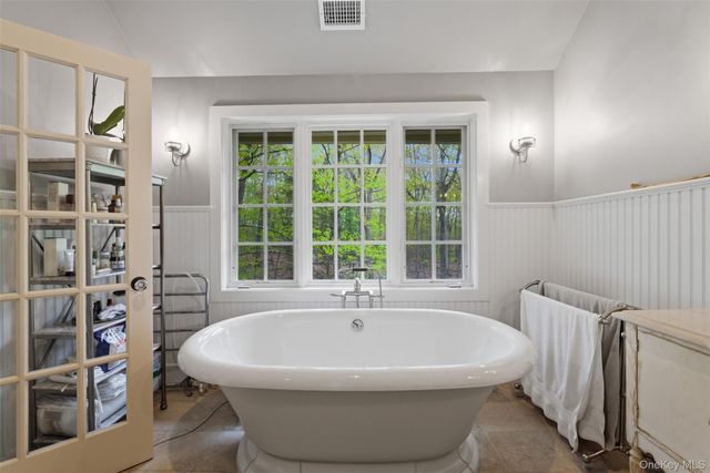 29 E Kinnicutt Road, Pound Ridge, NY 10576