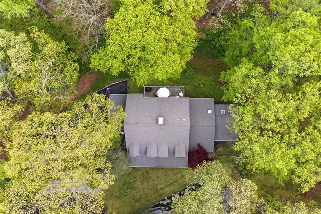 29 E Kinnicutt Road, Pound Ridge, NY 10576