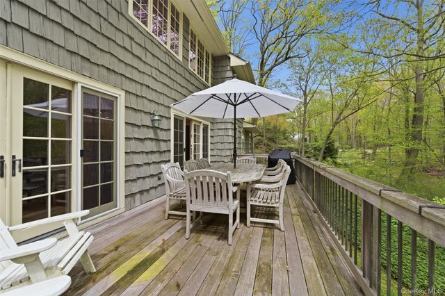 29 E Kinnicutt Road, Pound Ridge, NY 10576