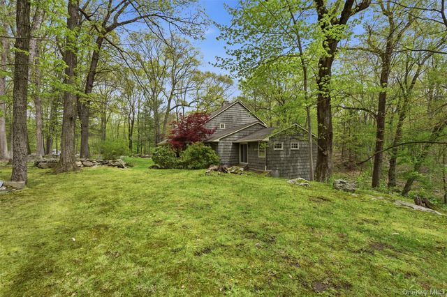 29 E Kinnicutt Road, Pound Ridge, NY 10576