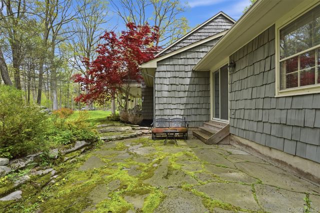 29 E Kinnicutt Road, Pound Ridge, NY 10576