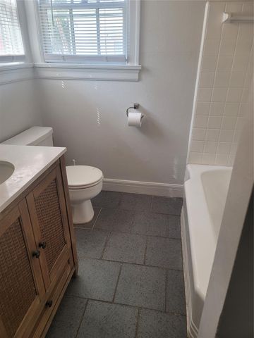 5614 Chartres Street 5, Houston, TX 77004