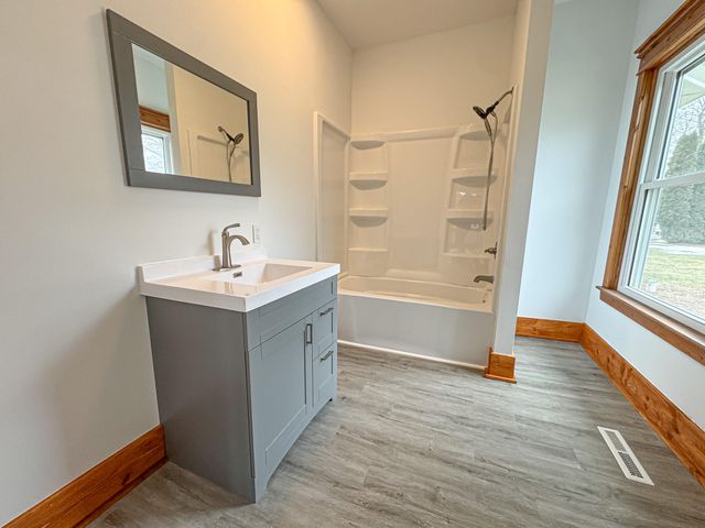 3338 W Abbey Road, Hart, MI 49420