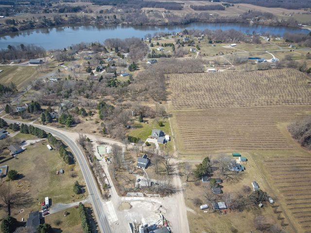 3338 W Abbey Road, Hart, MI 49420