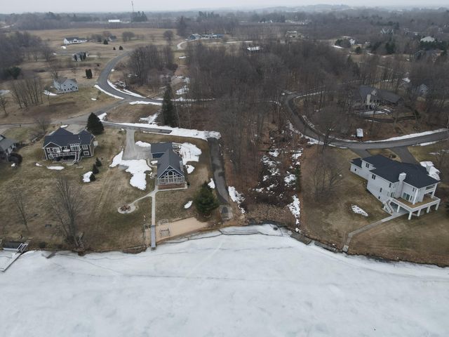 3338 W Abbey Road, Hart, MI 49420