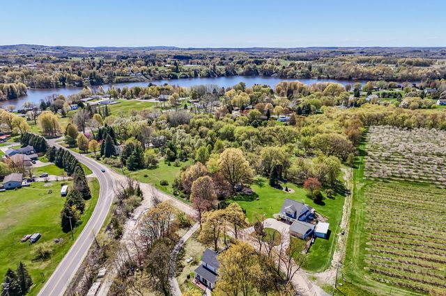 3338 W Abbey Road, Hart, MI 49420