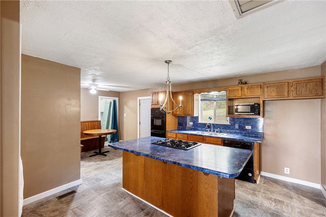 1068 County Road 2305, Hartman, AR 72840