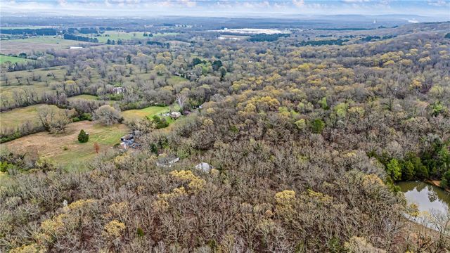 1068 County Road 2305, Hartman, AR 72840