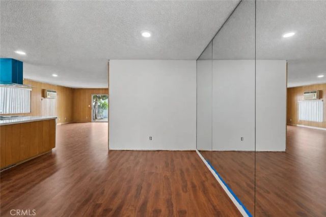 723 E Tujunga Avenue, Burbank, CA 91501