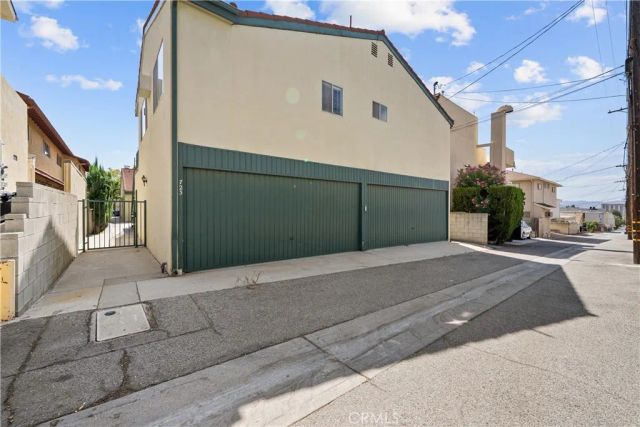723 E Tujunga Avenue, Burbank, CA 91501