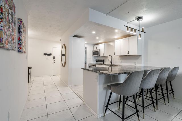 7100 NW 17th Street 220, Plantation, FL 33313