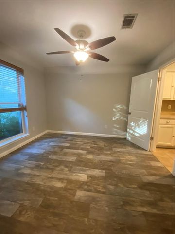 9 N Deerfoot Circle, The Woodlands, TX 77380