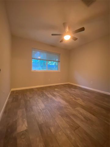 9 N Deerfoot Circle, The Woodlands, TX 77380