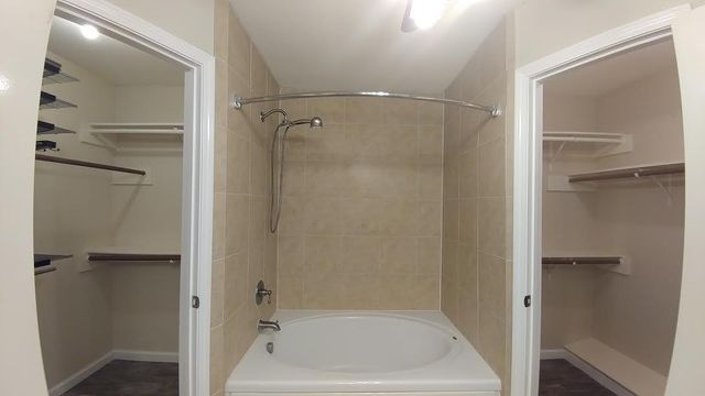 9 N Deerfoot Circle, The Woodlands, TX 77380