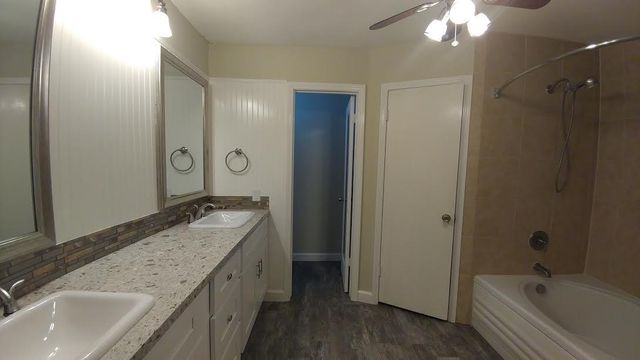 9 N Deerfoot Circle, The Woodlands, TX 77380
