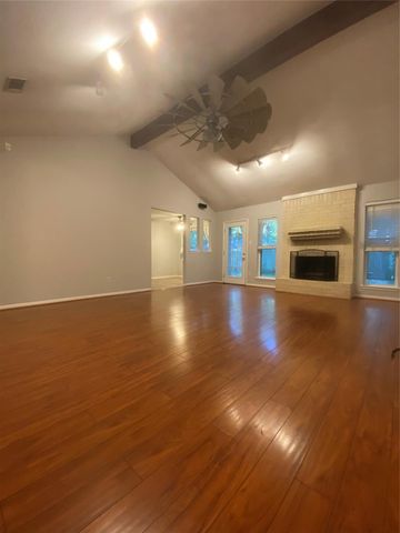 9 N Deerfoot Circle, The Woodlands, TX 77380